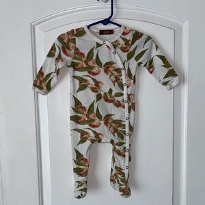 Milkbarn peaches footie romper onesie 3-6 months